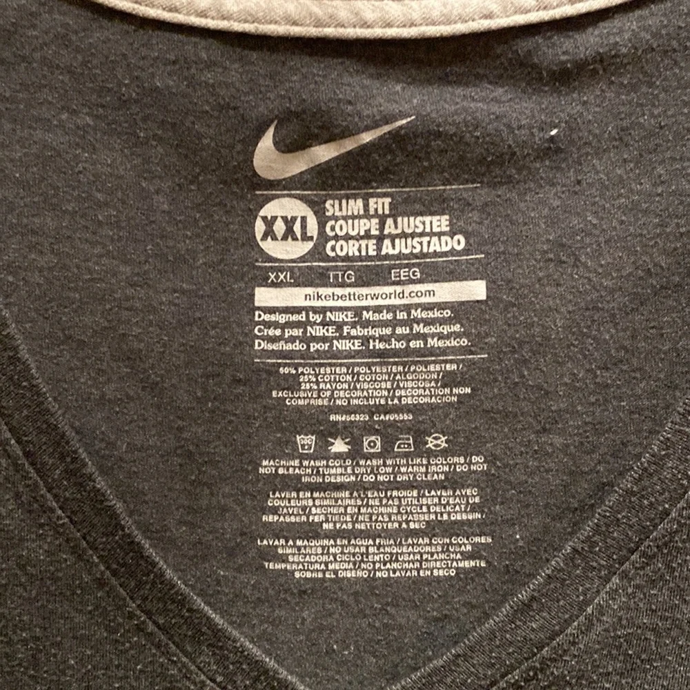 Nike - Picture 2 of 2